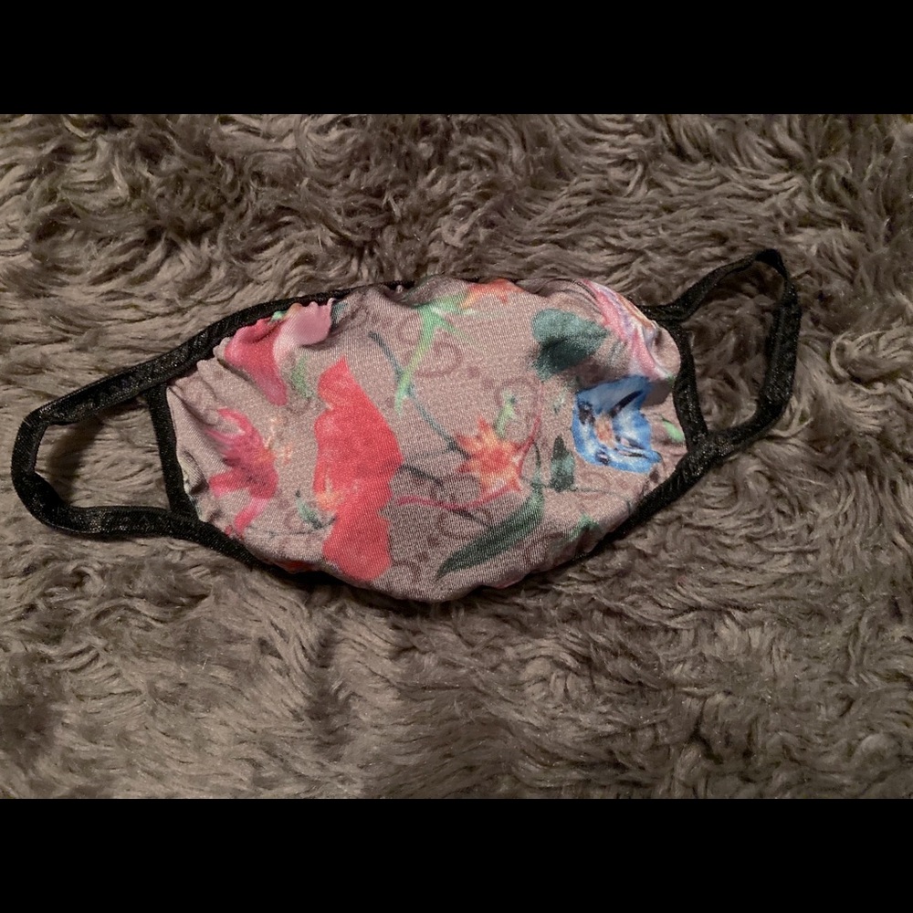 🌸Gucci Floral Print Mask 🌸